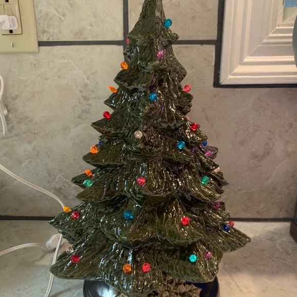 Nowell 14” Christmas tree olive green bronze base - Picture 1 of 12